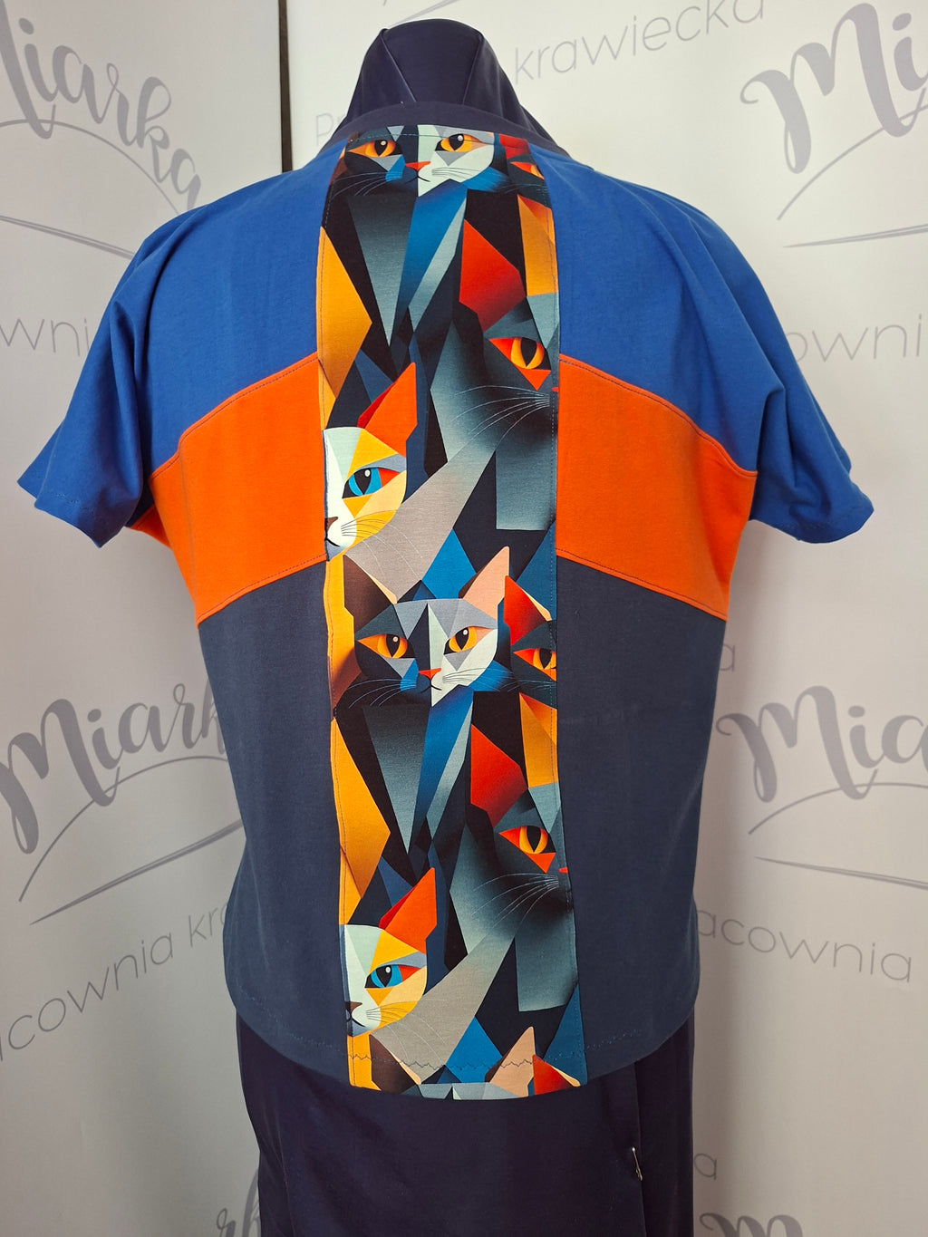 T-shirt damski – GEOMETRYCZNE KOTY
