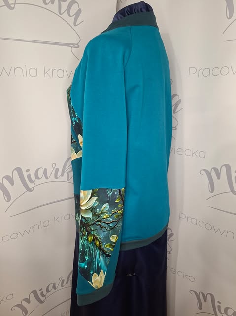 Rozpinana bluza dresowa ze stójką - KASKADA MAGNOLII