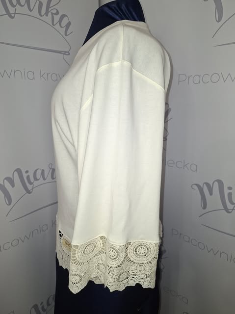T-shirt damski – LEKKA KORONKA